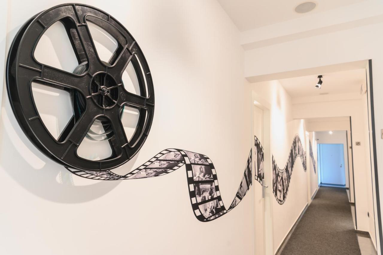 Hotel Cineapollo - Ogni Camera Un Film! Mesyna Zewnętrze zdjęcie