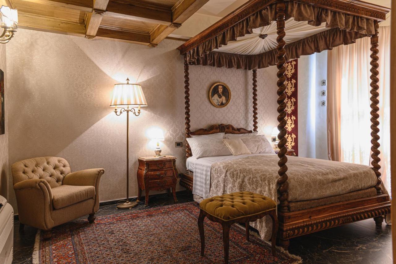 Hotel Cineapollo - Ogni Camera Un Film! Mesyna Zewnętrze zdjęcie