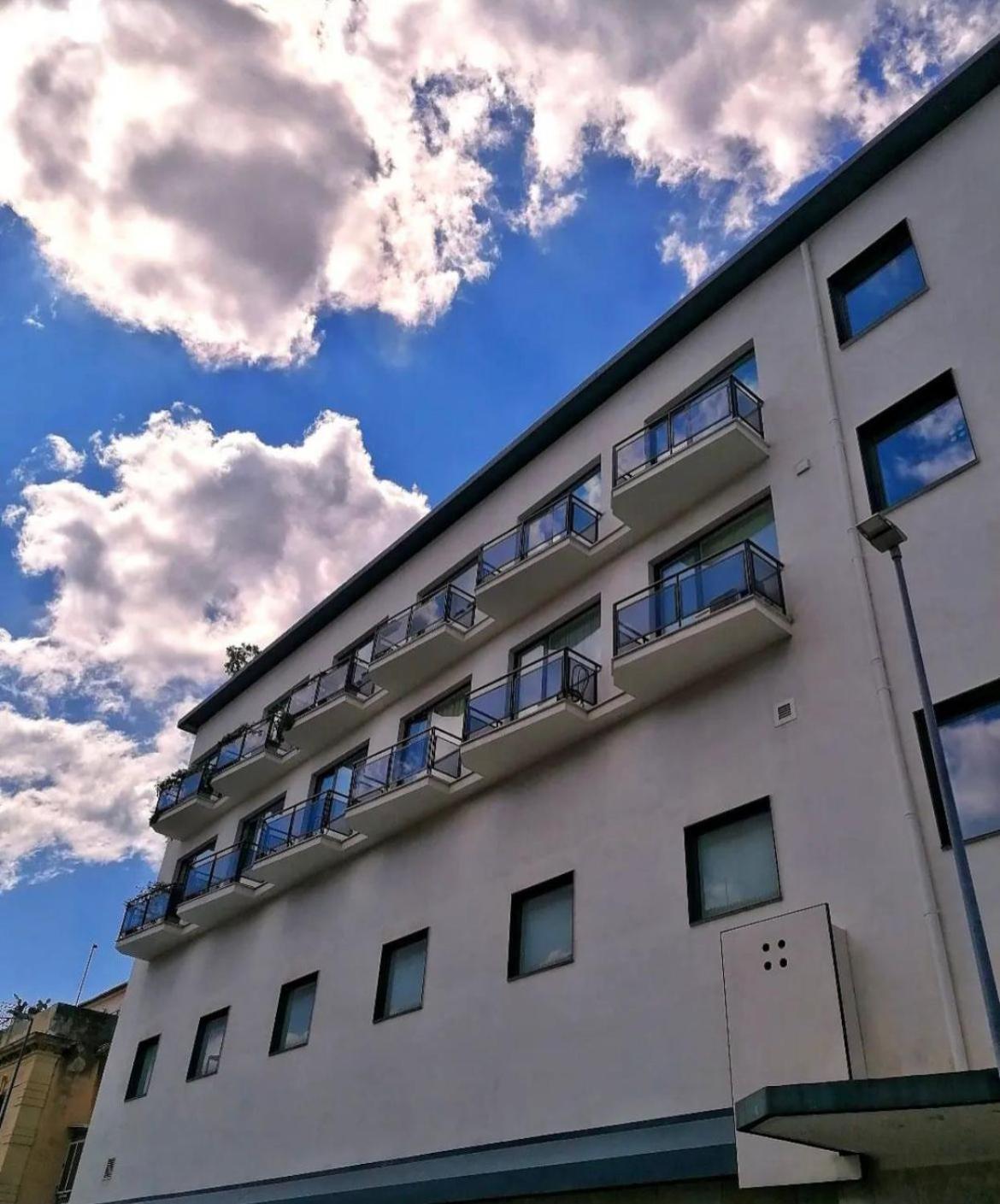 Hotel Cineapollo - Ogni Camera Un Film! Mesyna Zewnętrze zdjęcie